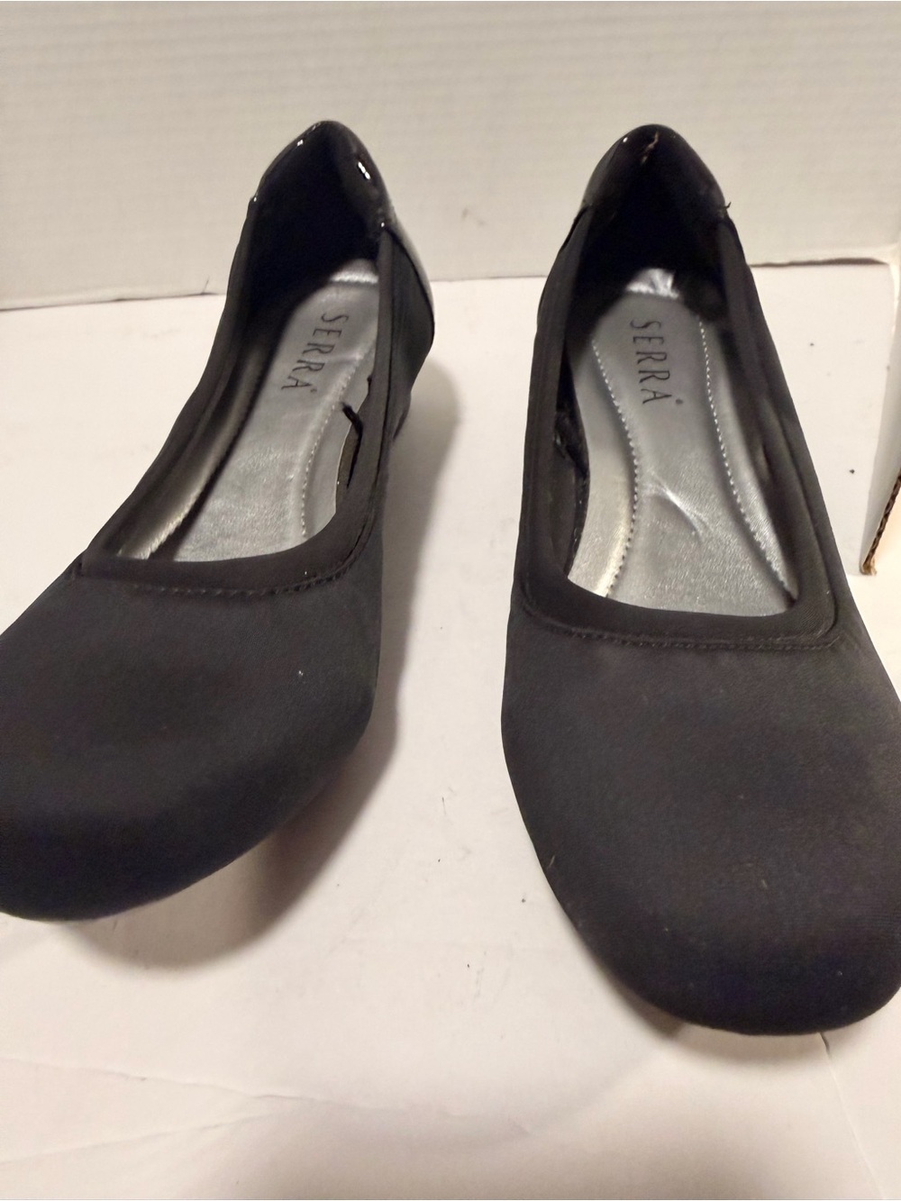 Serra Black Women's Rounded Toe Ballet Flats